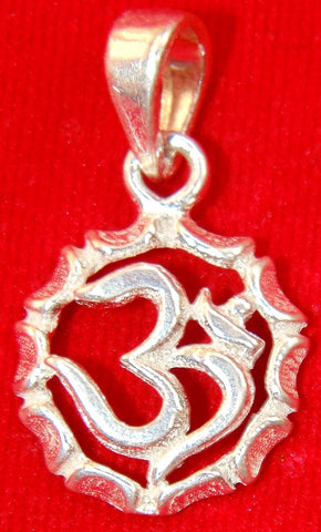 Pure Silver Om (Aum ) pendant - Hindu auspicious symbol
