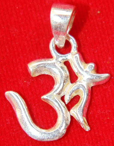 Pure Silver Om (Aum ) pendant - Hindu auspicious symbol