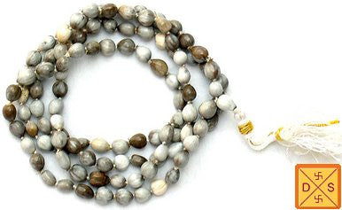 Vaijanti mala for victory and confidence
