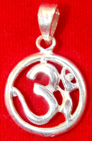 Pure Silver Om (Aum ) pendant - Hindu auspicious symbol