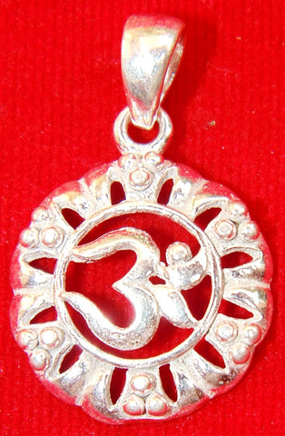 Pure Silver Om (Aum ) pendant - Hindu auspicious symbol